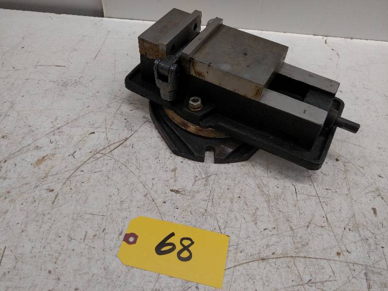 lot 68 image: 4 Swivel Base Machine Vise...