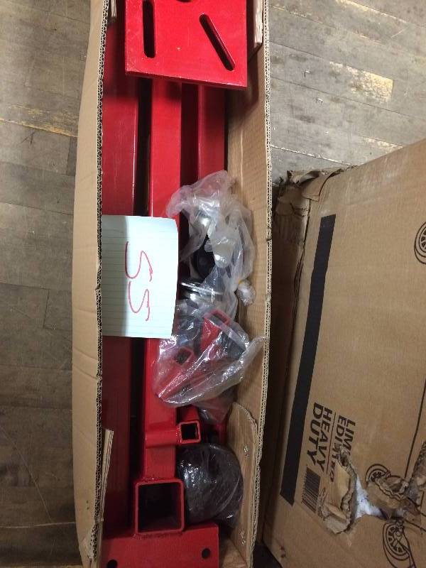 lot 55 image: Speedway 1000 Lbs Engine Stand