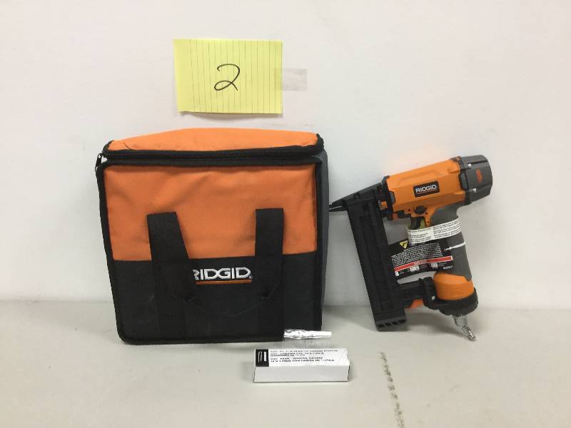lot 102 image: Ridgid 18-Gauge 1-12 in. Finish Staple R150FSE never used