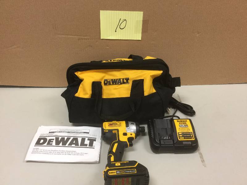 lot 110 image: Dewalt DCF886 20-Volt Max Lithium-Ion Brushless 14 in. Cordless Impact Driver Kit in like New Condition