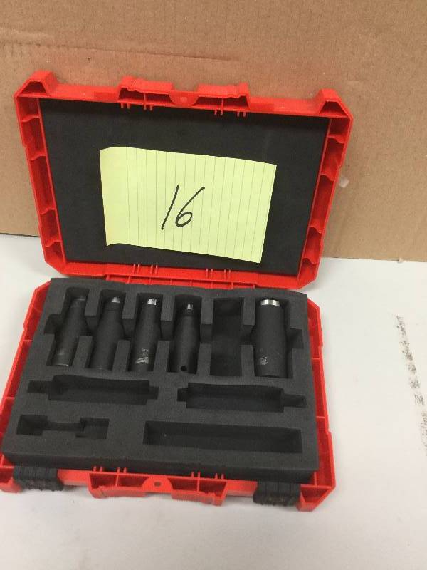 lot 116 image: Milwaukee 12 in. Drive SHOCKWAVE Impact Duty Thin Wall Deep Socket 5 pc set