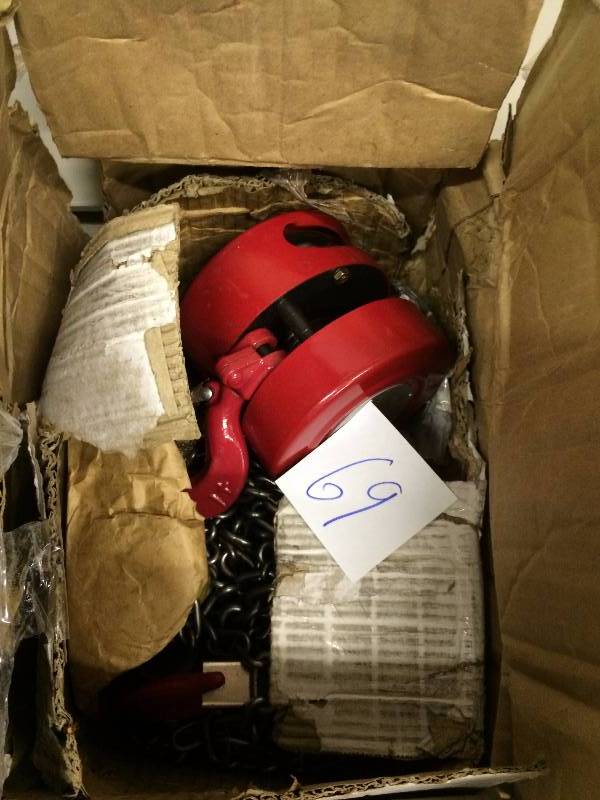 lot 69 image: Milwaukee 1 Ton 20 ft. Hand Chain Hoist
