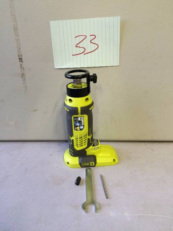 lot 33 image: Ryobi P531G 18V One Speed Saw Rotary Cutter Green Tool Only never been used