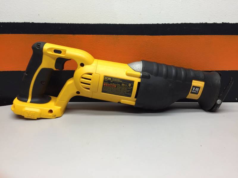 DEWALT 18 VOLT CORDLESS VARIABLE SPEED RECIPROCATING SAW