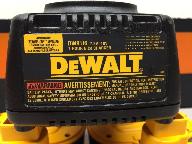 DEWALT 18 VOLT 1HR CHARGER AND 4 18 VOLT BATTERIES