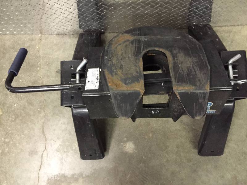 PRO SERIES 1500 LB. 5TH WHEEL CAMPER HITCH