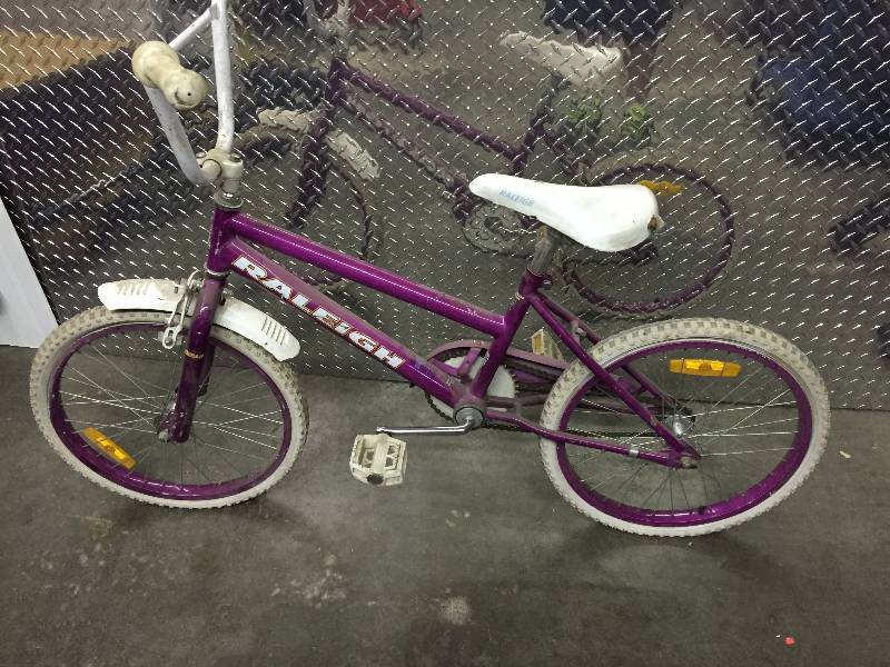RALLEIGH KIDS BIKE