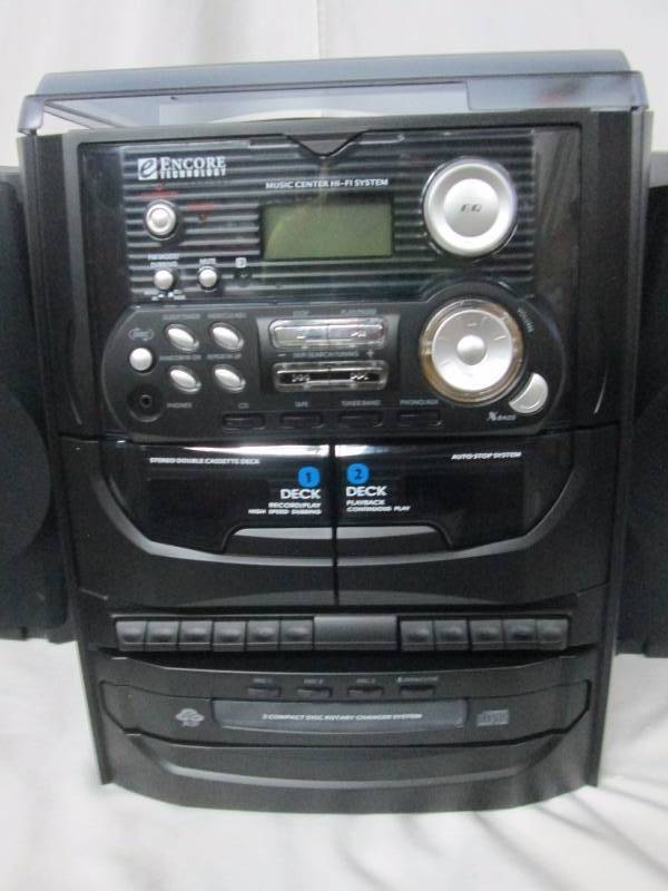 Encore Technology 3-CD Turntable with Headphones