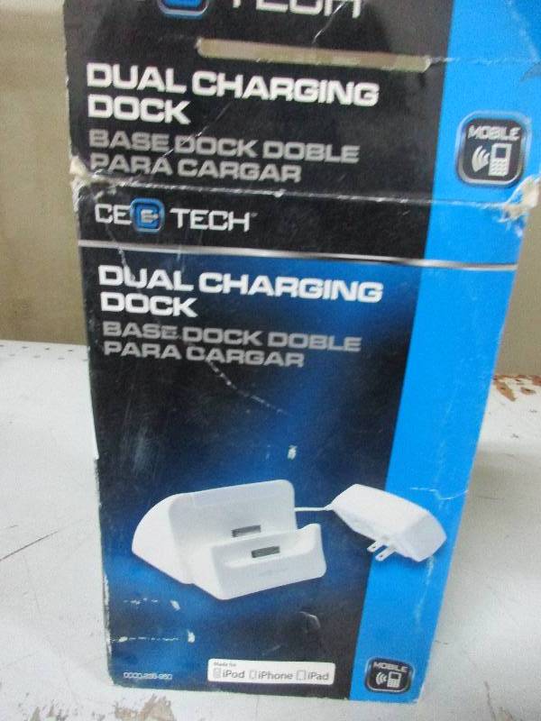 Dual iPod charging station