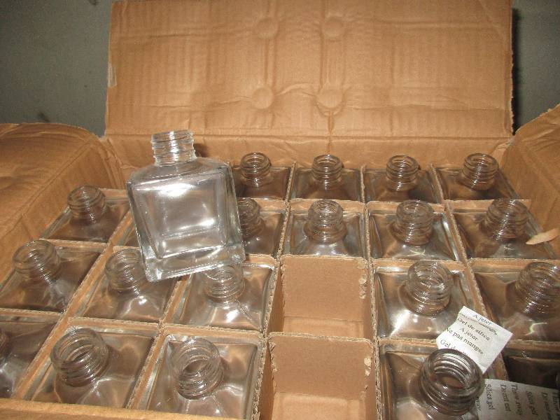 4 - 39 inch square glass 85 ML bottle
