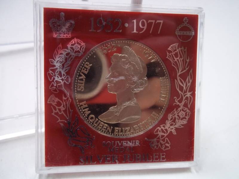 H.M. Queen Elizabeth II Souvenir Medal