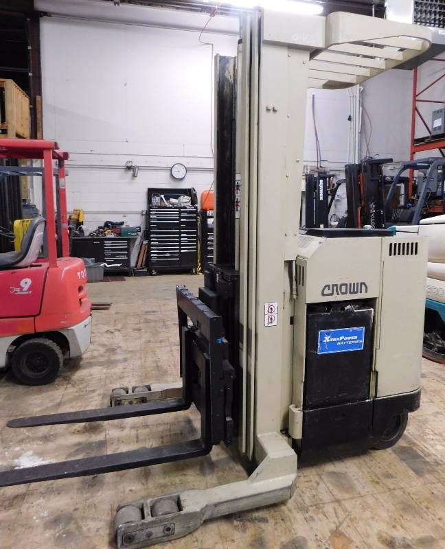 Crown 35RRTT Reach Forklift