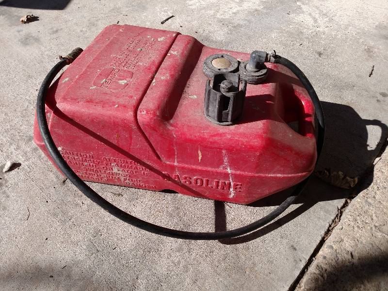 lot 7 image: Fuel Tank wair fitting on the end