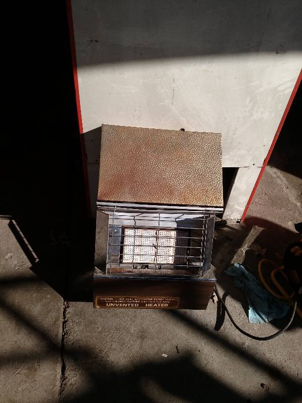 lot 3 image: Fish House Heater
