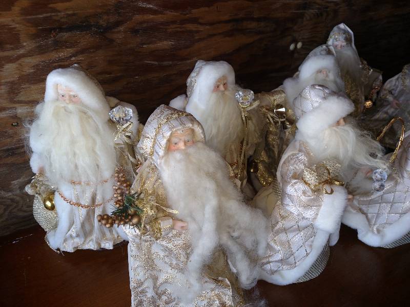 Lot of Wizard Dolls roughly 10 tall