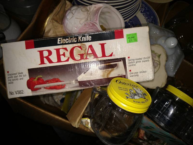 housewares lot- electric knife etc