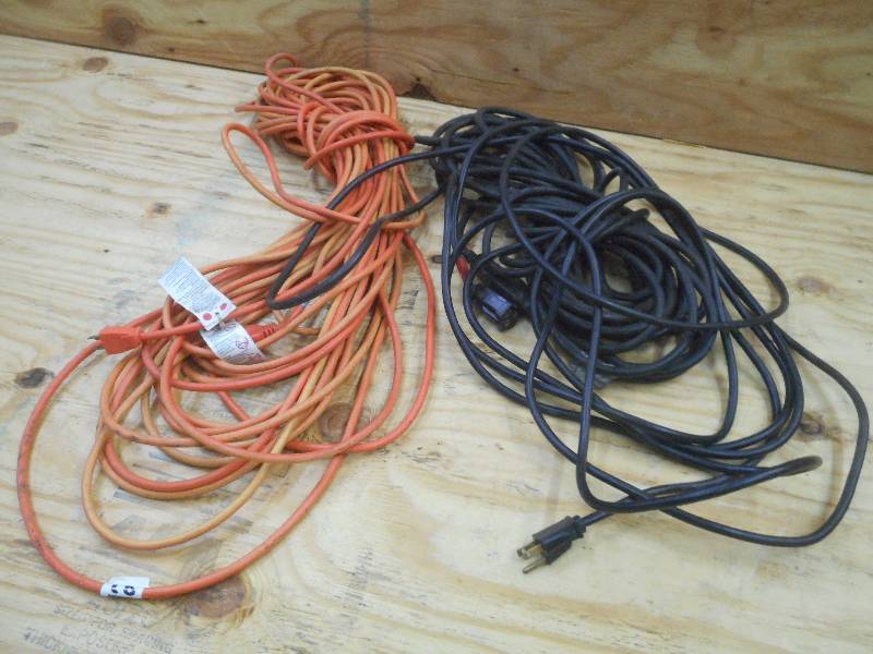 lot 42 image: (2) Lengthy 120Volt Electric Cords ...
