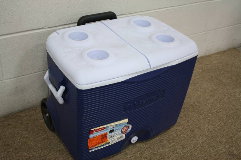 lot 102 image: 45- Quart Rubbermaid cooler