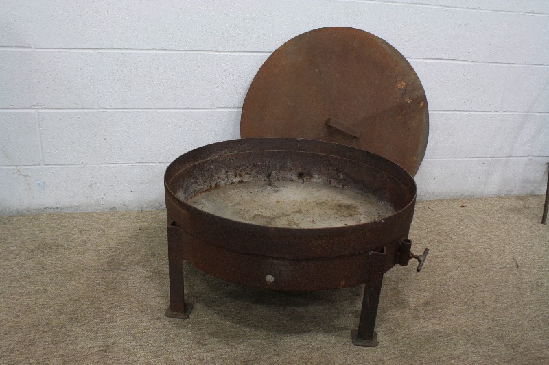 lot 11A image: Steel Heavy Duty Fire Pit