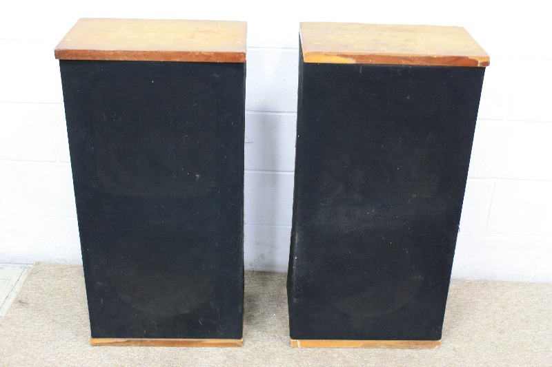 lot 59 image: Synergistics Speakers