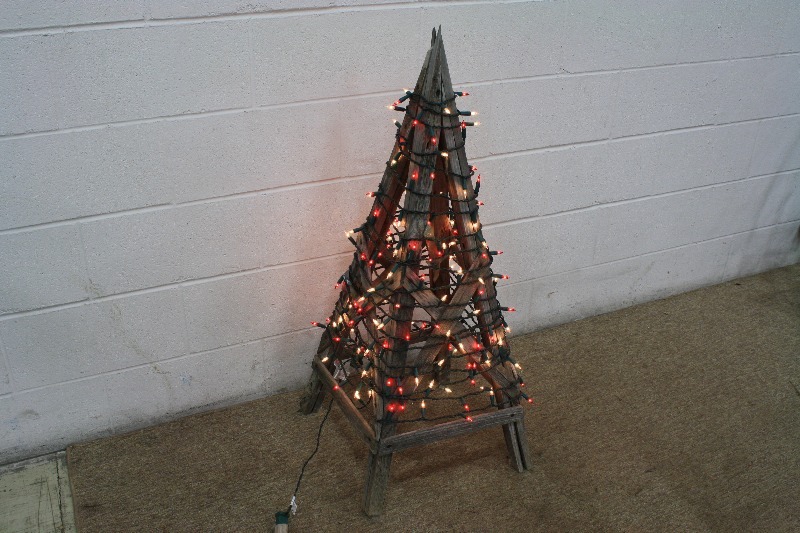 lot 60 image: Wood Light Up Christmas Tree Decor