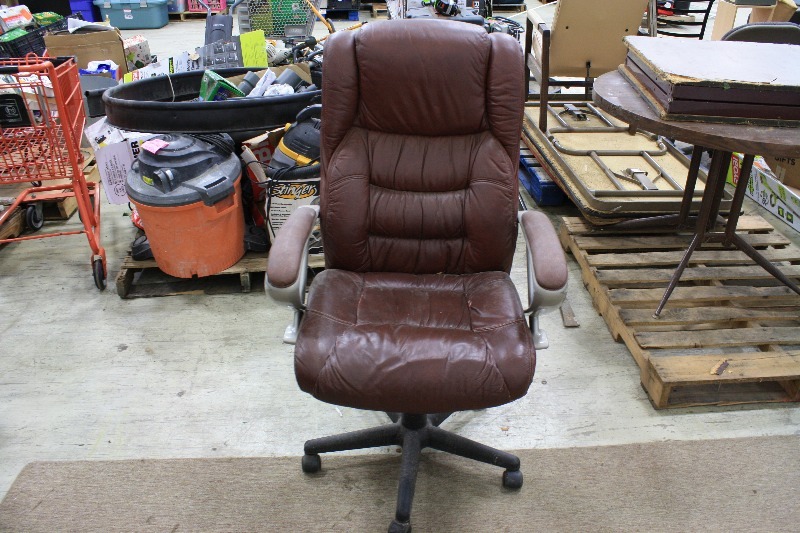 lot 113 image: Brown Leather Office Chair