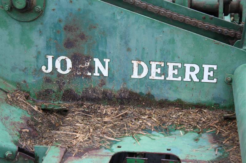 lot 3 image: John Deere T-14 Bailer