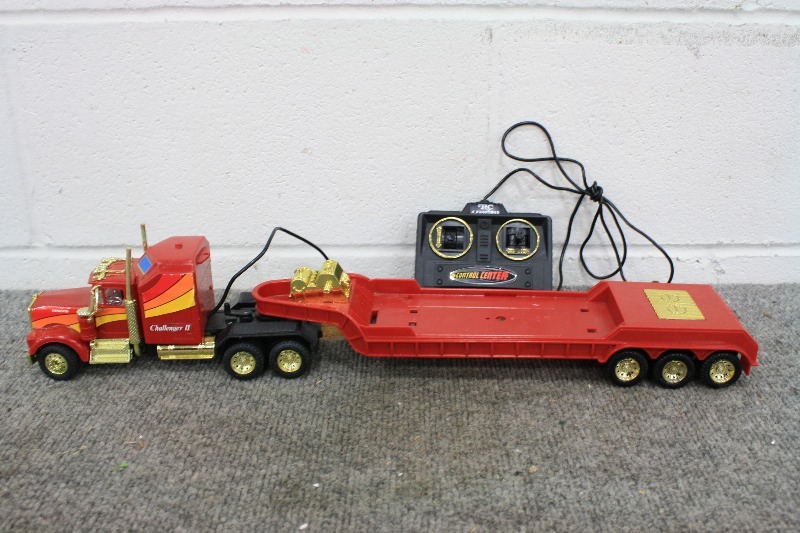 lot 156 image: Remote Control Semi with Trailer