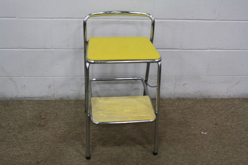 lot 157 image: 2 in 1 Chair and Step Ladder