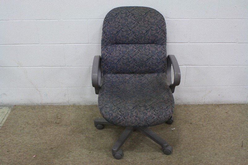 lot 158 image: Office Chair