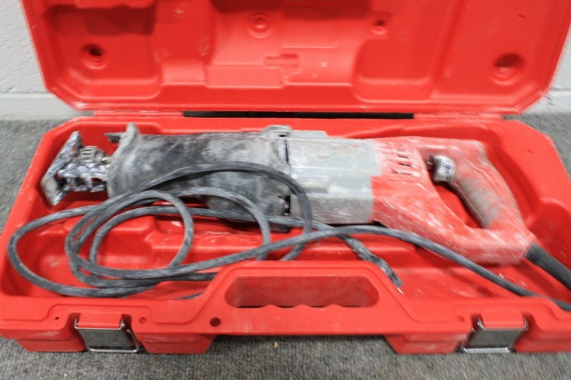 lot 169 image: Milwaukee Sawzall with Case REPAIRPARTS