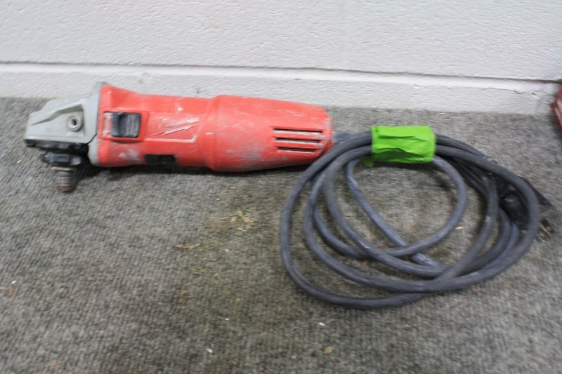 lot 170 image: Milwaukee 4 12 Grinder PARTSREPAIR