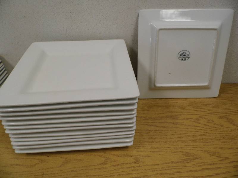 lot 129 image: Lot of 13 World Plates - SL 10