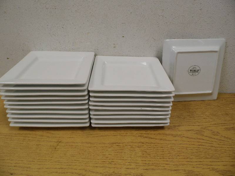 lot 133 image: Lot of 20 World Plates - SL 7