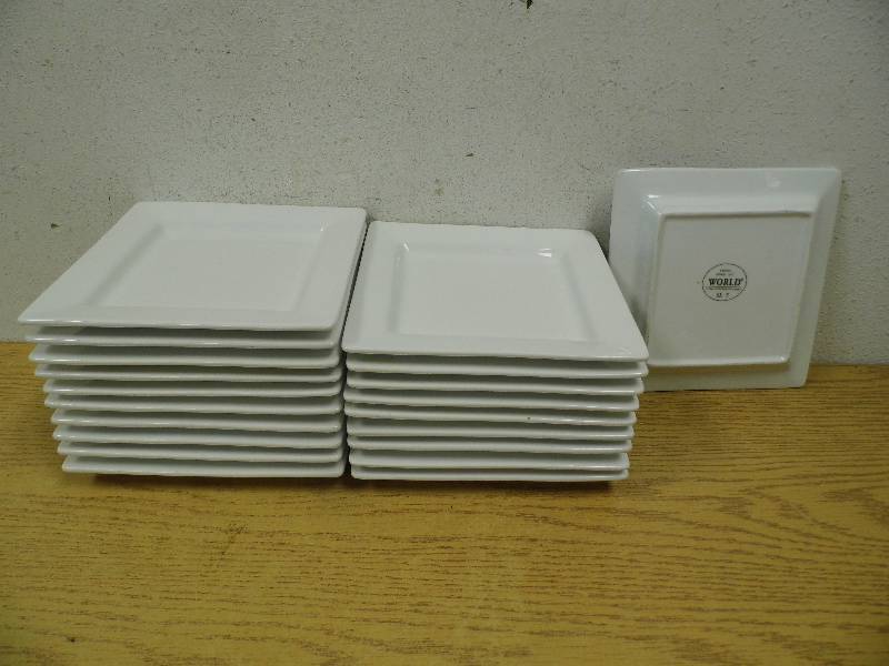 lot 136 image: Lot of 20 World Plates - SL 7