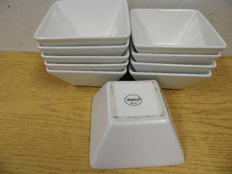 lot 140 image: Lot of 10 World Plates BOWLS - SL 19