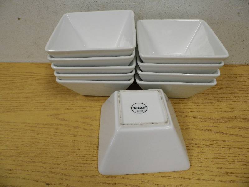 lot 141 image: Lot of 10 World Plates BOWLS - SL 19