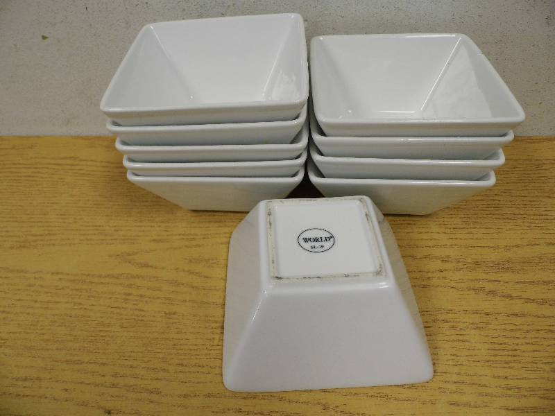 lot 143 image: Lot of 10 World Plates BOWLS - SL 19