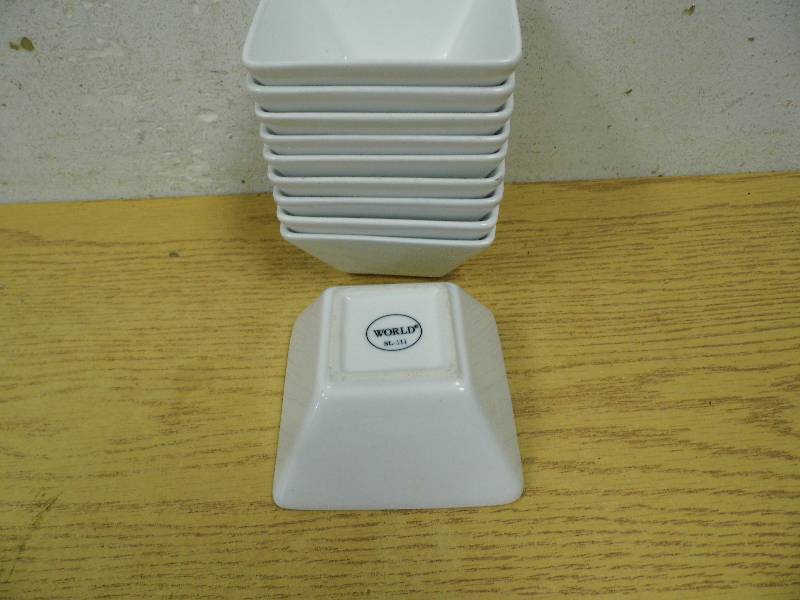 lot 146 image: Lot of 10 World Plates BOWLS - SL 111