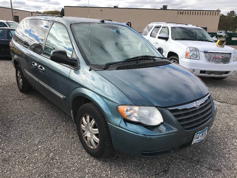 2005 Chrysler Town & Country Touring