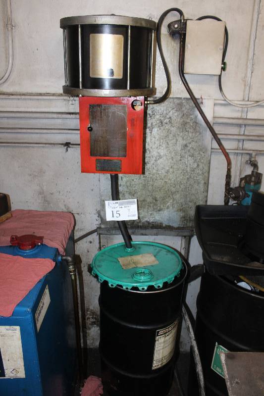 lot 15 image: Lisle Model 76000 Oil Filter Crusher & Barrel