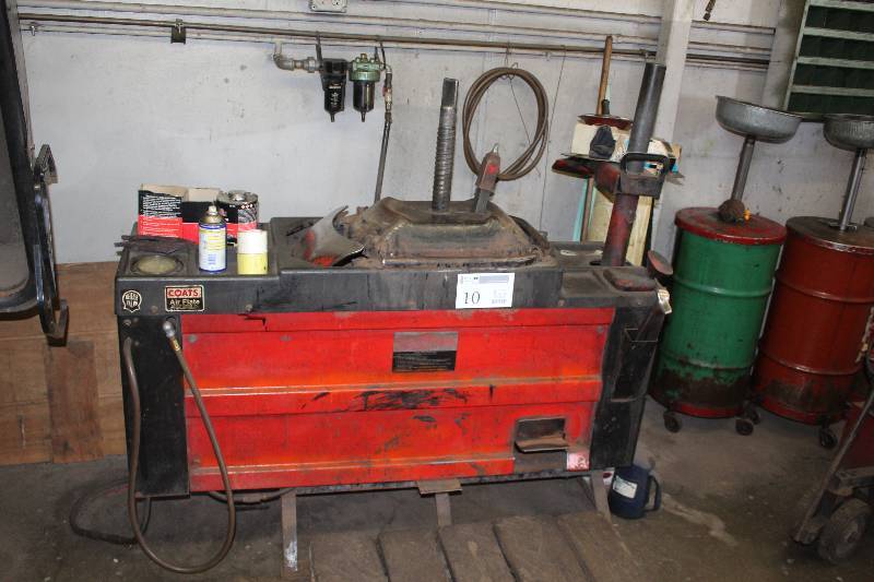lot 10 image: Coats Power Plus Tire Changer