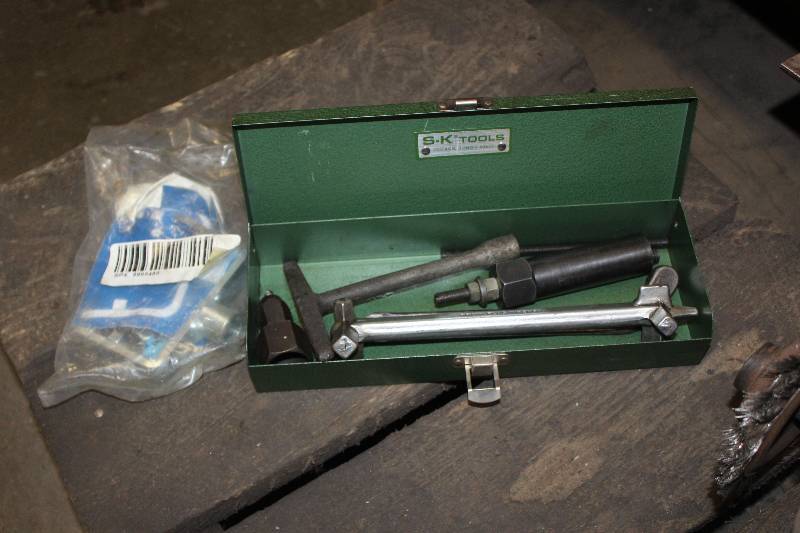 lot 107 image: Lot of (2) Tools Including SK Tools Impact Tools w Case, Pullers
