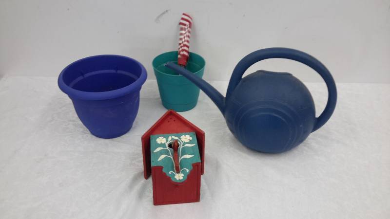 lot 3 image: Gardening