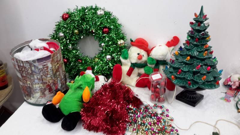 lot 30 image: Christmas