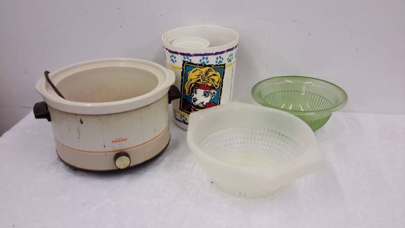 lot 36 image: Kitchenware