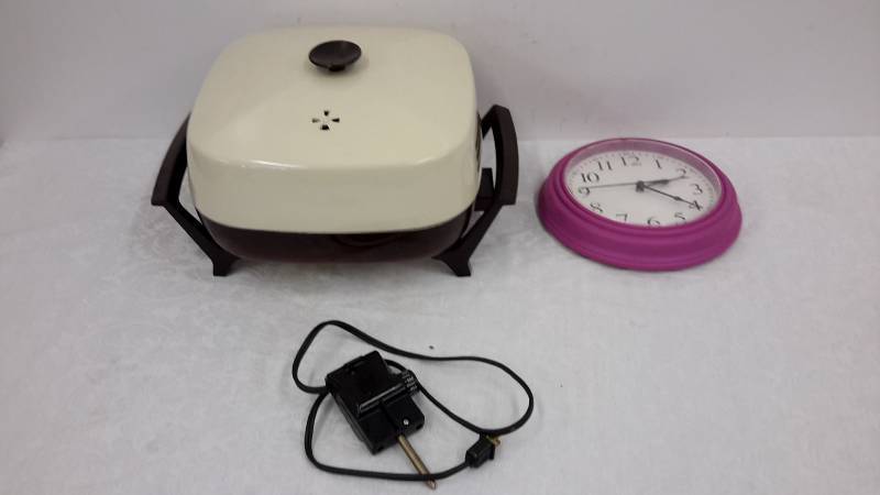 lot 37 image: Electric fry pan and clock