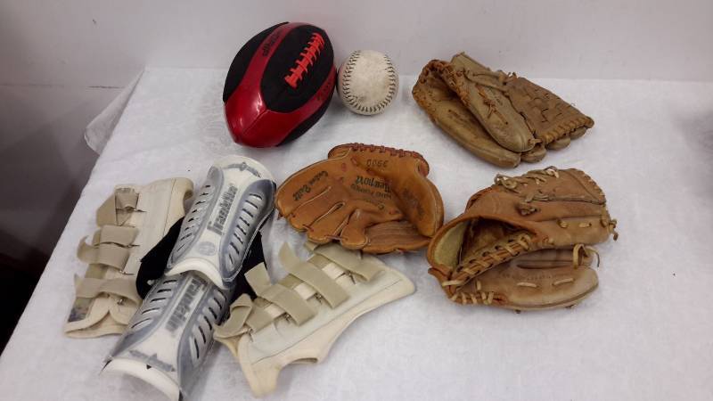lot 43 image: Sporting goods