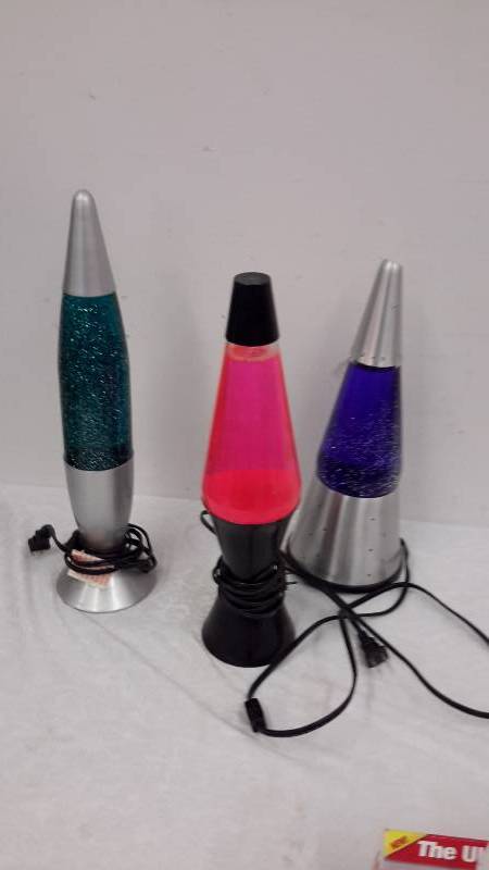 lot 66 image: Lava lamps