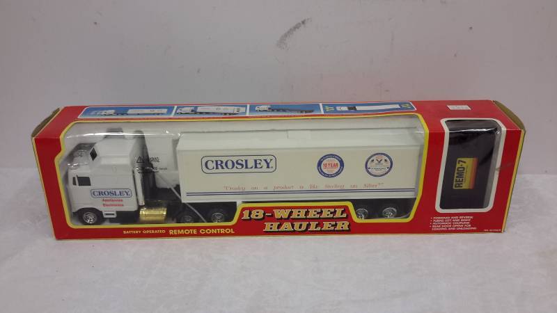 lot 71 image: Remote control truck
